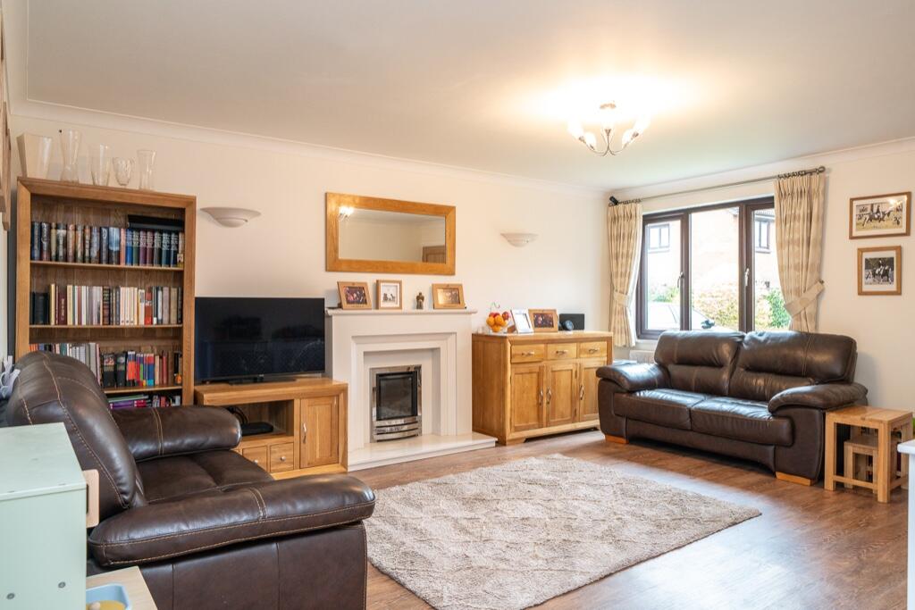 Wren Walk, Edlesborough, LU6 2RW photo 2