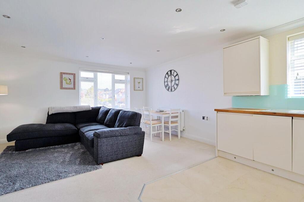 Apartment in Poole - View 5