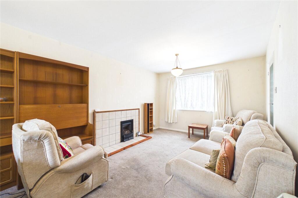 Whitedown Road, Tadley, Hampshire, RG26 photo 3