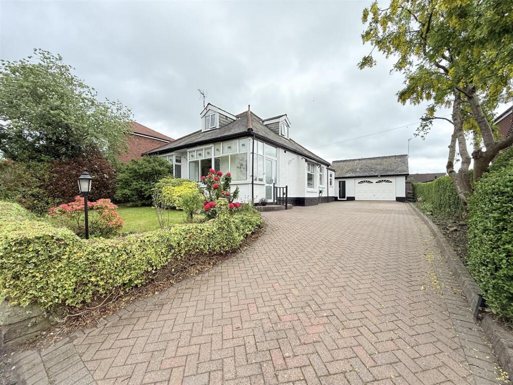 Main image of property: Victoria Street, Hyde