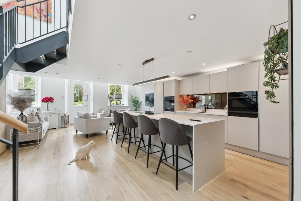 House in Bearsden, Mosshead, East Dunbartonshire - More