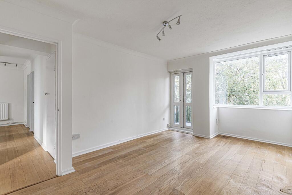 Hayward Gardens, London, SW15 photo 2