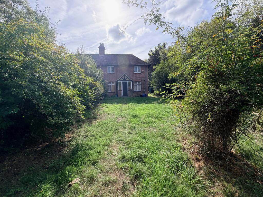 House in Reading, Warfield - View 2