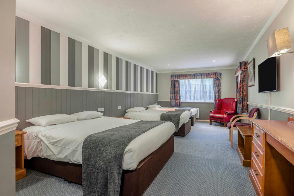 8690261_interior32.jpg