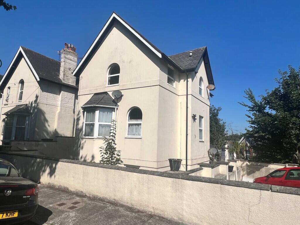 Main image of property: Flat 4 Longpark Lodge, Torquay, Devon, TQ1 3EG