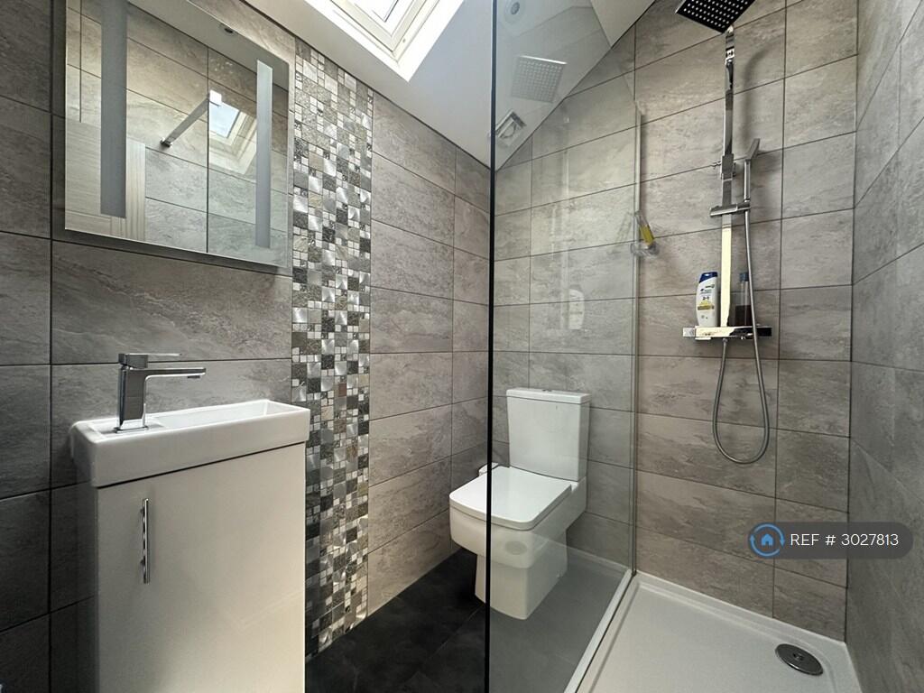 Apartment in Chester - More