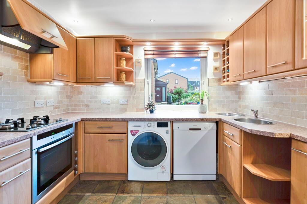 Apartment in Edinburgh - View 3