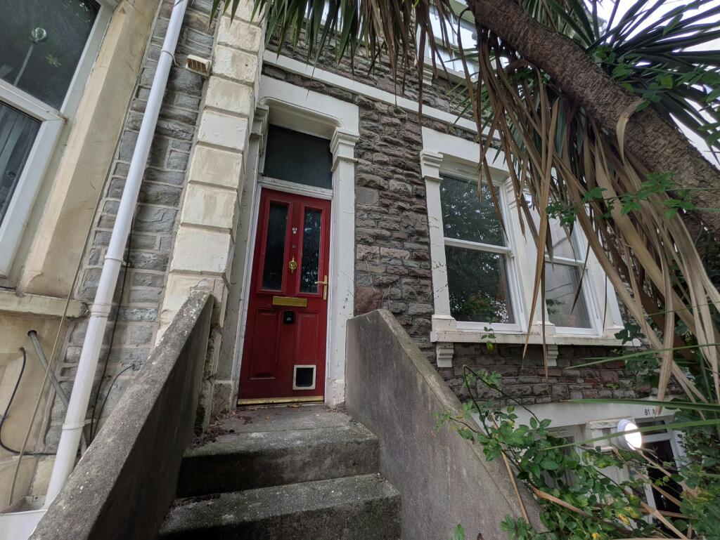 1-bed flat on Flat 2, 61 Sussex Place, Bristol, City of Bristol BS2 9QR, £100,000
