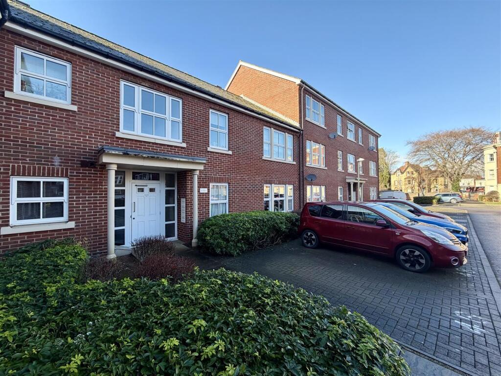 Main image of property: London Road, Gloucester, GL1