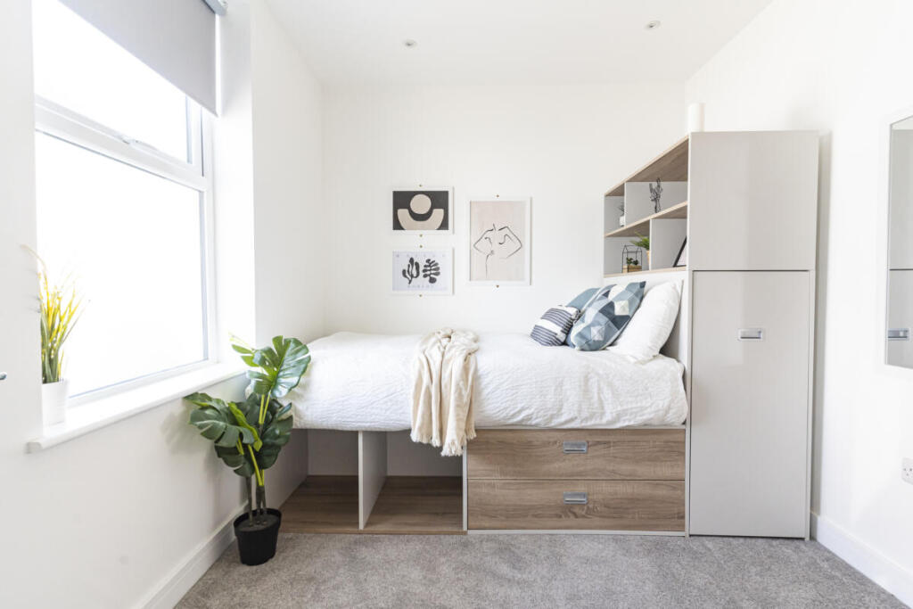 House in Portsmouth - View 5