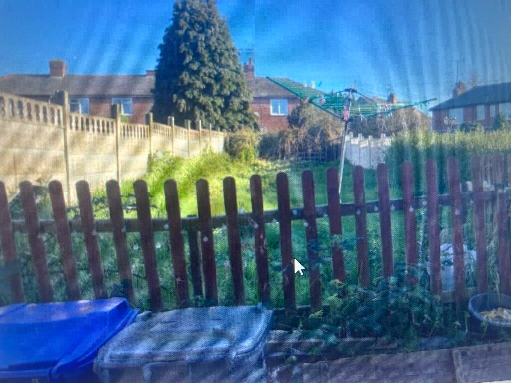 Derwent Gardens, S63 photo 5
