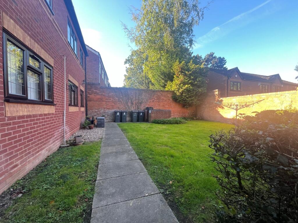 1 bedroom maisonette for rent