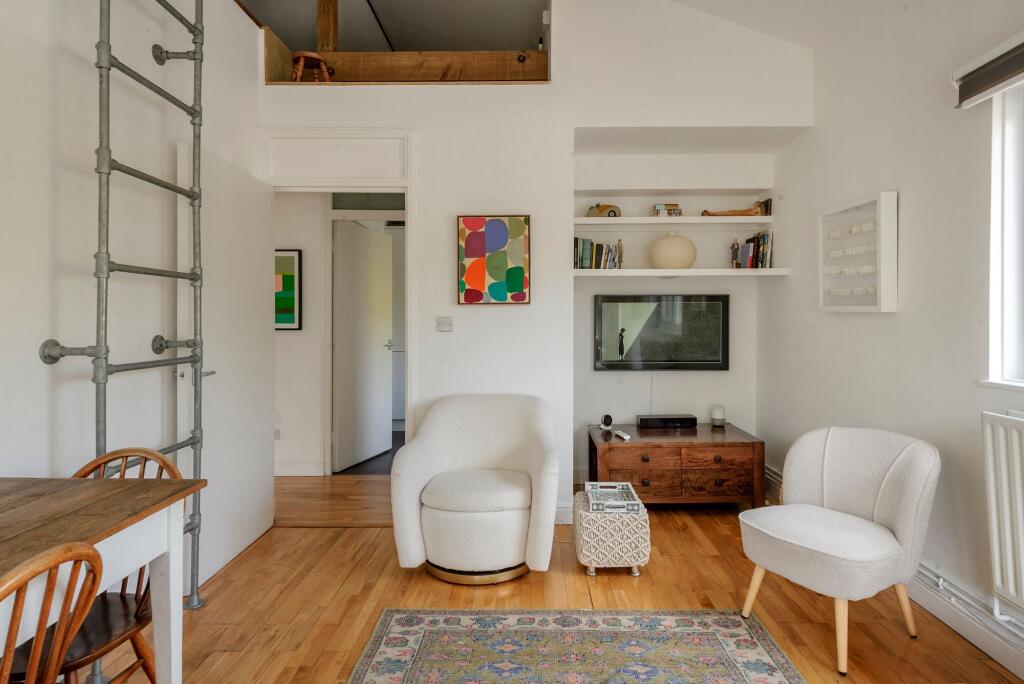 Apartment in London, Swinbrook Estate, North Kensington - View 2