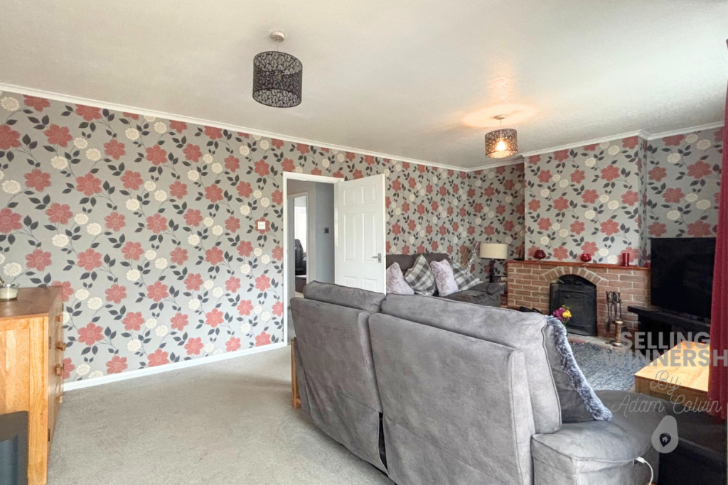 Harefield Close, Winnersh, Wokingham, Berkshire, RG41 5NP photo 4