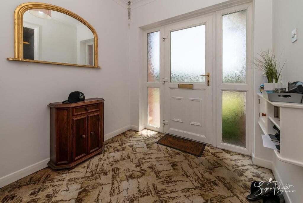House in Seaview, Nettlestone and Seaview - View 4