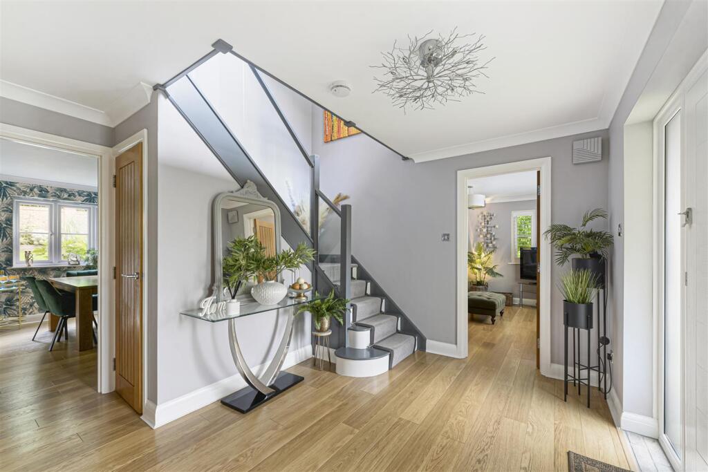 House in Tonbridge and Malling, Kings Hill - View 2