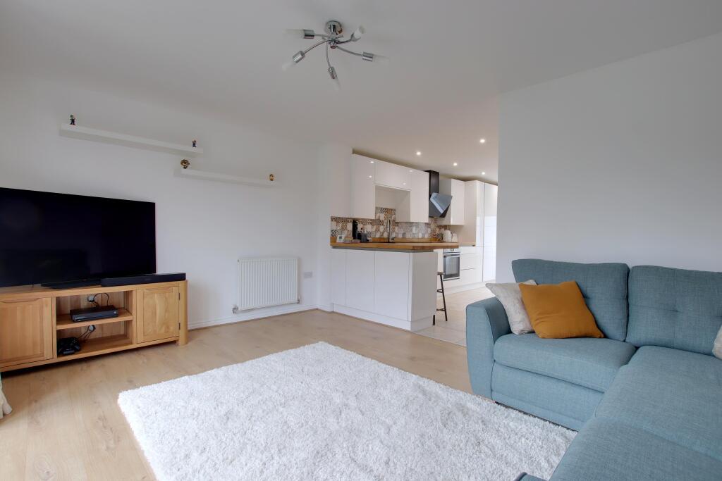 Wickham Road, Fareham photo 3