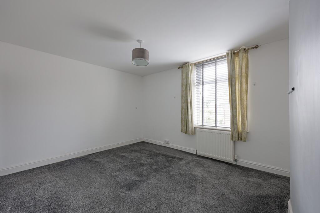 House in Burnley, Rose Grove - More