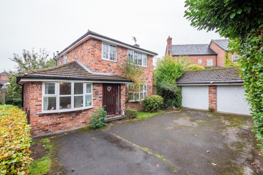 3-bed detached on Carlisle Close, Mobberley, £450,000
