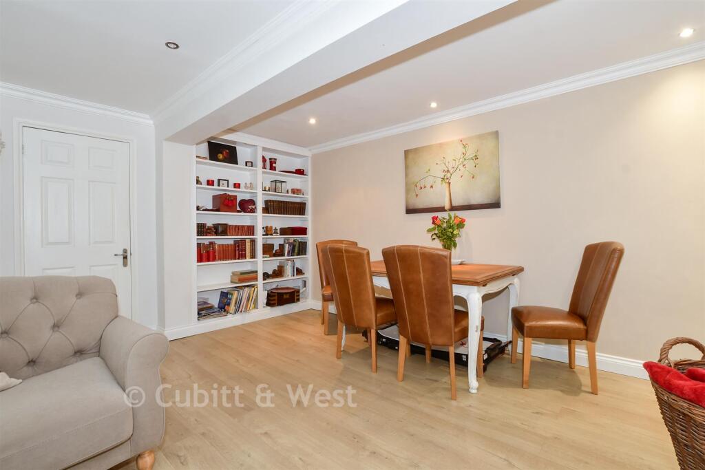 House in Redhill - View 5
