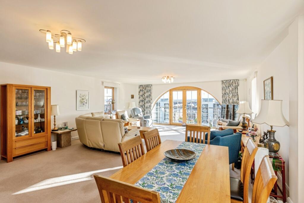 Apartment in Bristol, Woodhill - View 5