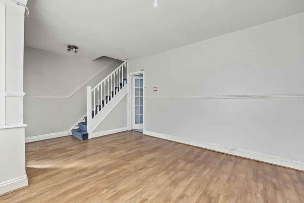 House in London, Enfield Island Village - View 5
