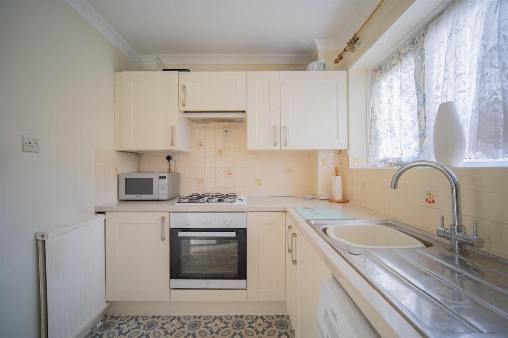 Tegfan Close, Llanishen, Cardiff photo 4