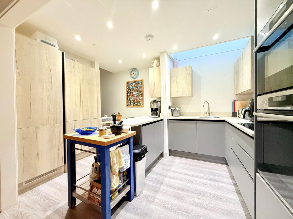 Penmere Drive, Falmouth image 4