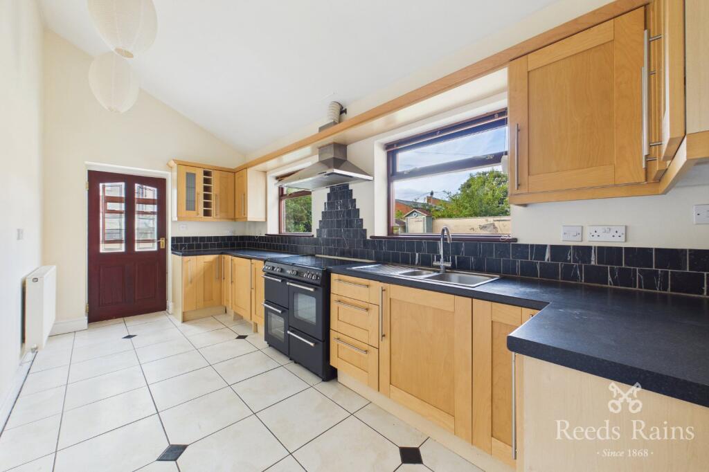 Apartment in Rhyl - More