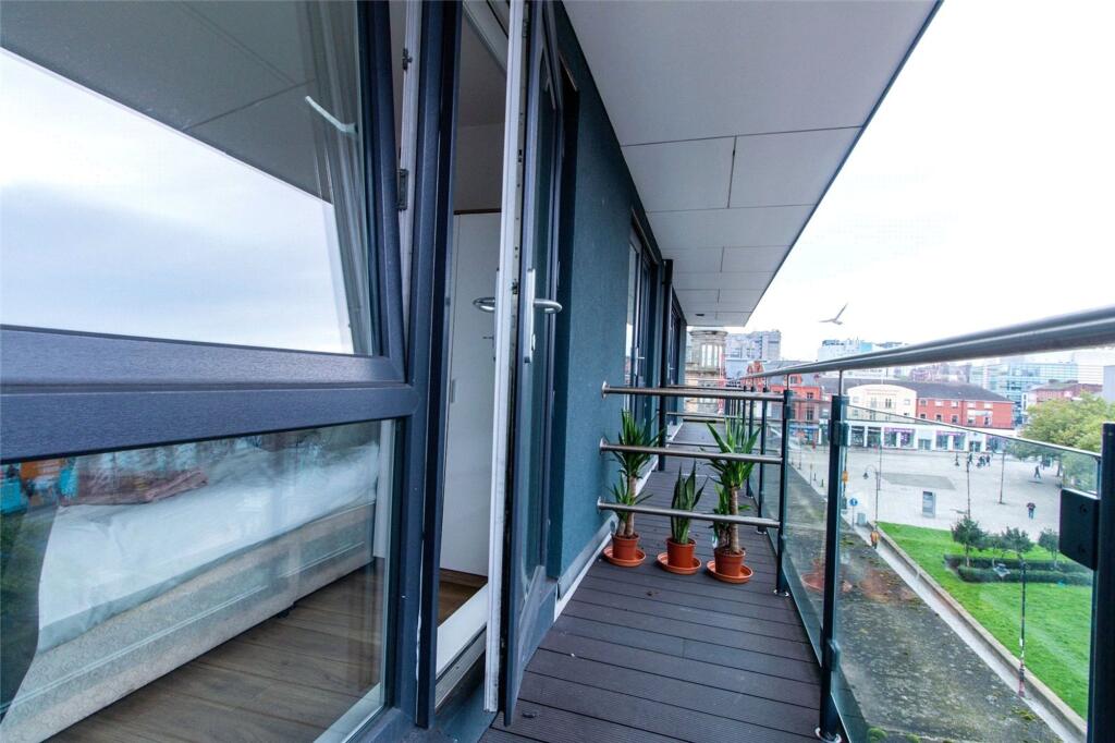 Apartment in Liverpool, Islington - View 2