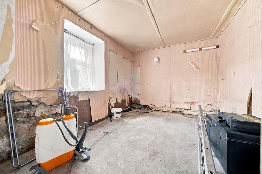 House in Motherwell - More