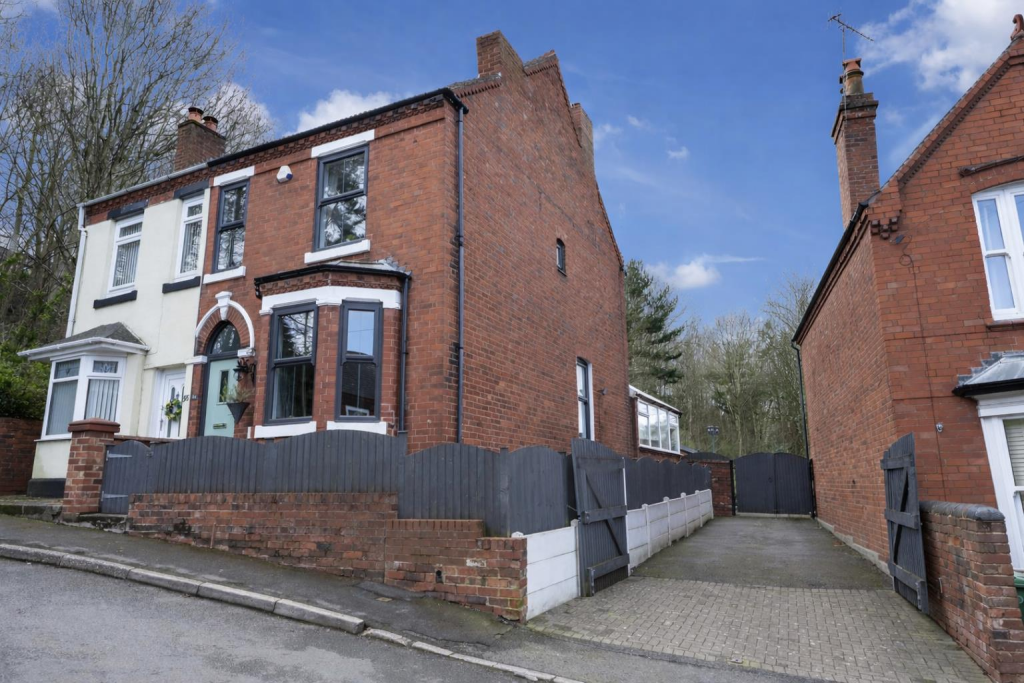 Banners Street, Halesowen, B63 2SF, Halesowen