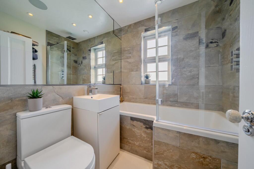 House in Bromley - View 5