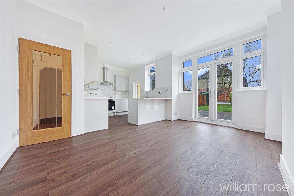 House in London, Woodford Green - More