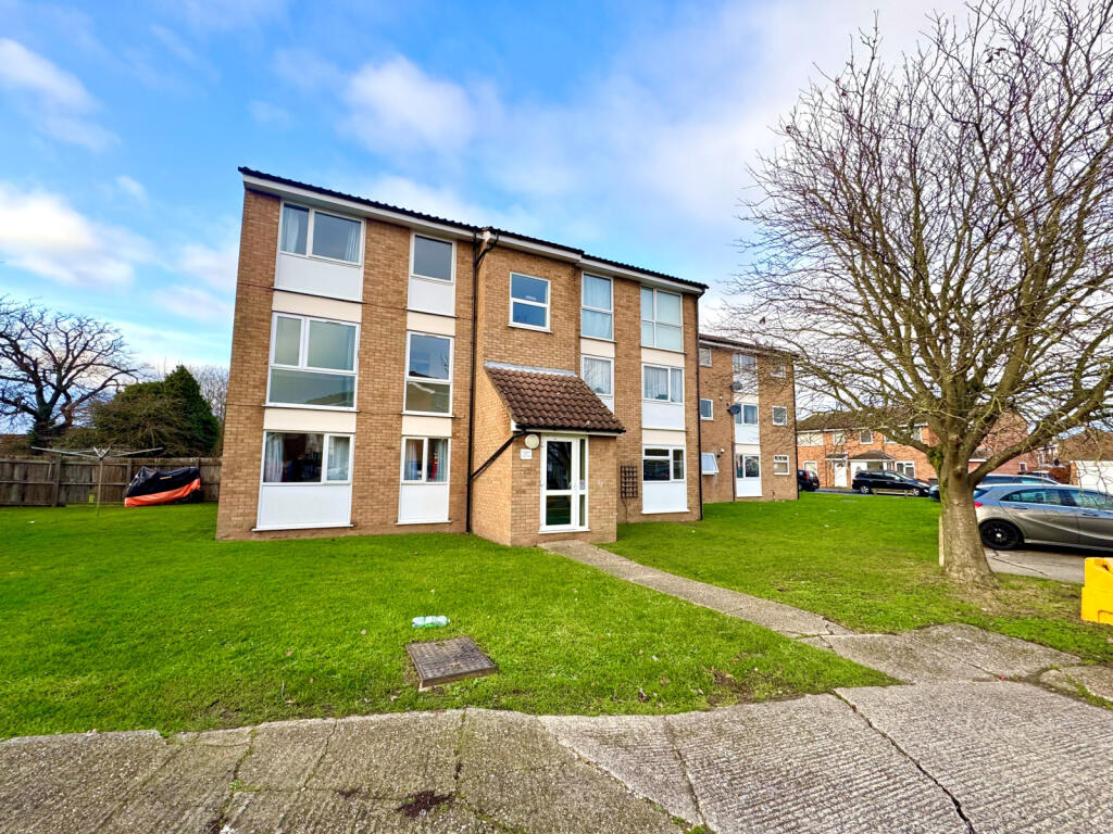 Main image of property: Woodrose Lodge, Lupin Drive, Chelmsford, Essex, CM1 6FS