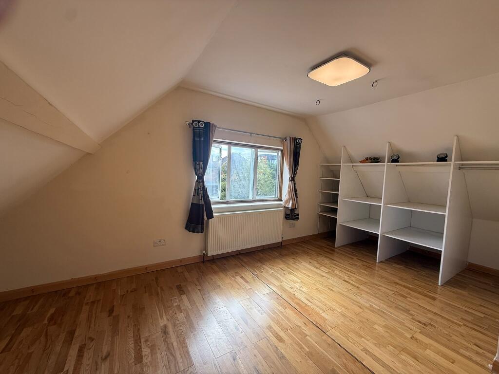 House in Slough - View 2