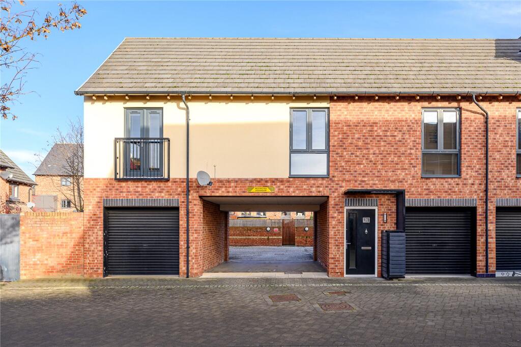 2-bed flat on Allerton Bywater, Castleford, WF10, £165,000