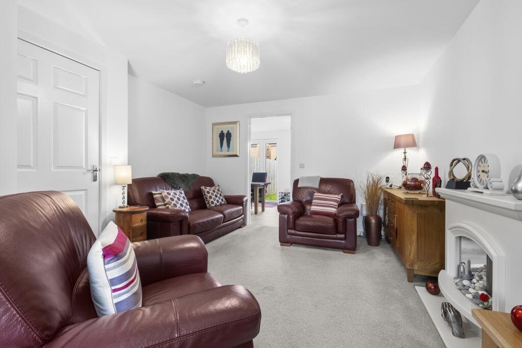 13, Edgar Avenue, North Newmoor, Irvine, North Ayrshire photo 2