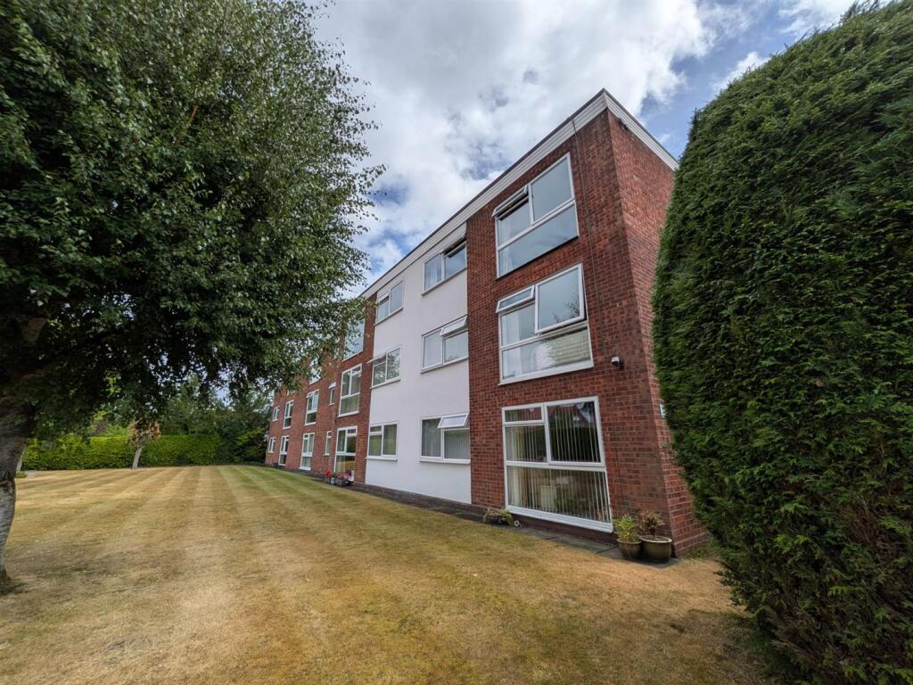Main image of property: Northfield Road, Kings Norton, Birmingham