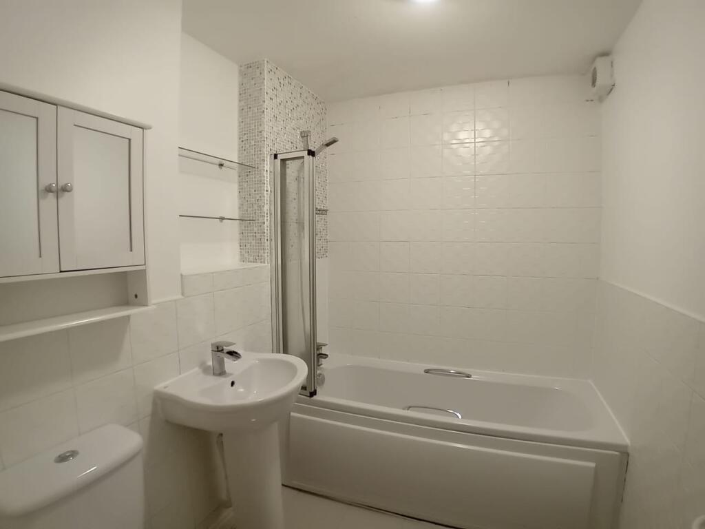 Apartment in Nottingham - View 5