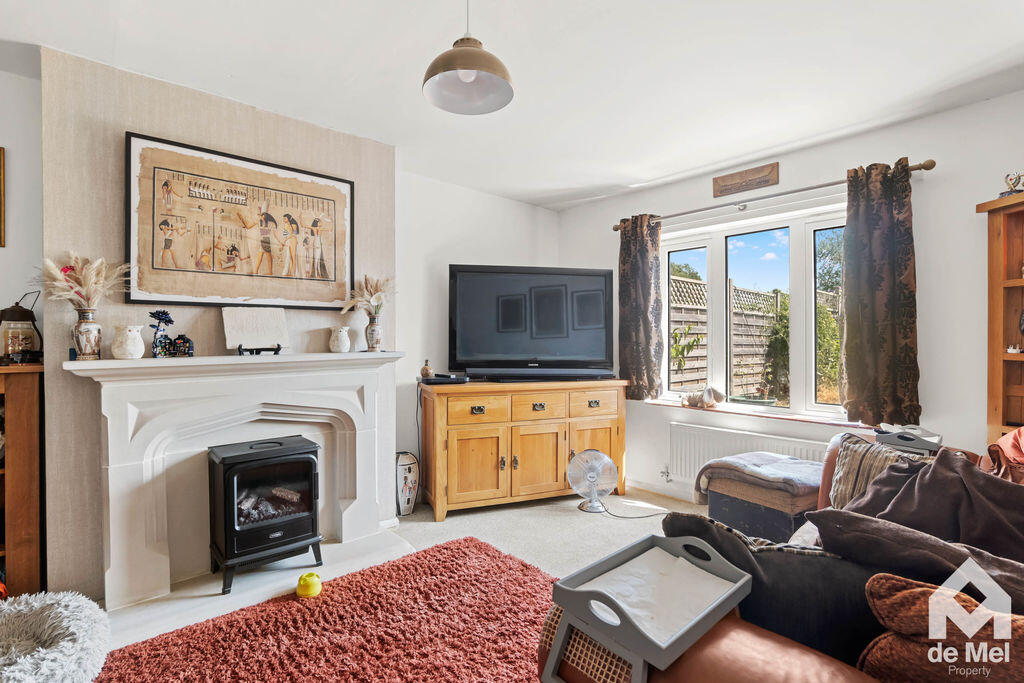 House in Gloucester - View 4