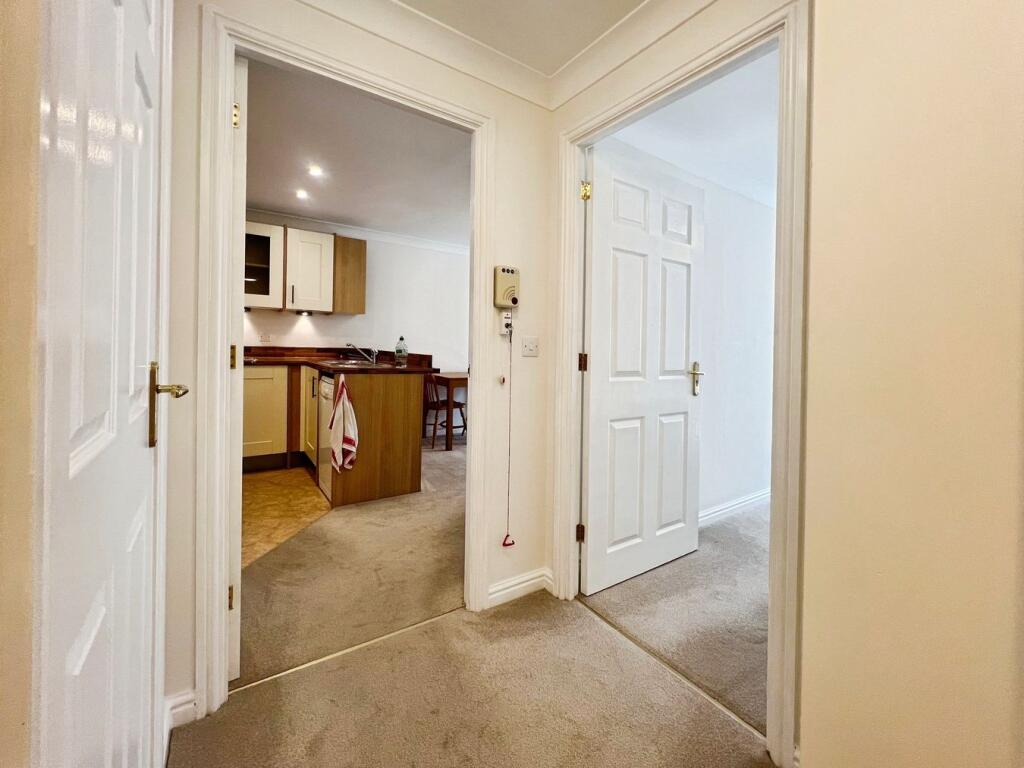 Somerton Road, Street, BA16 - View 5