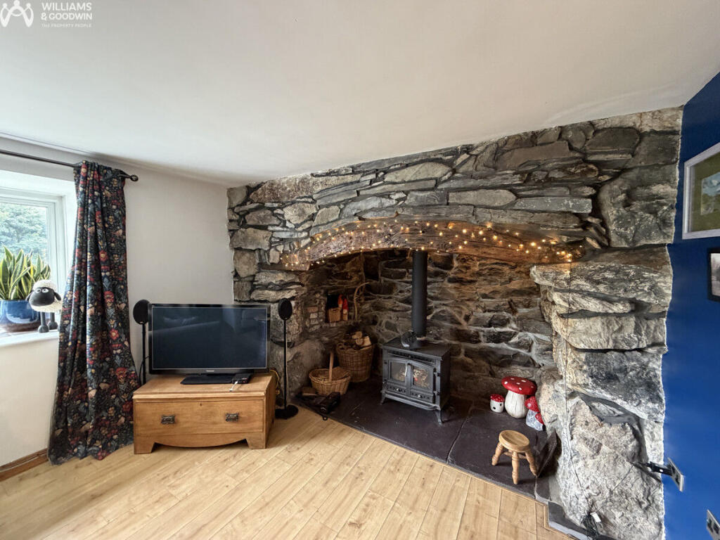 Off Pen Clip Road, Waunfawr, Gwynedd, LL55 photo 4