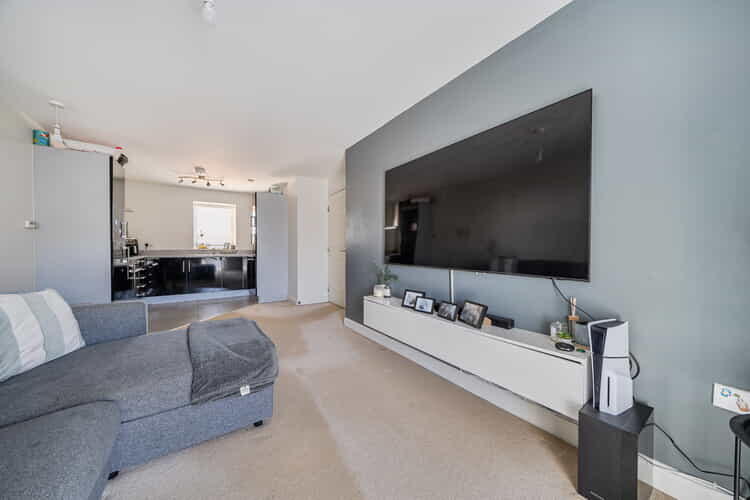 Apartment in Northampton, St Crispin's, Upton - View 2