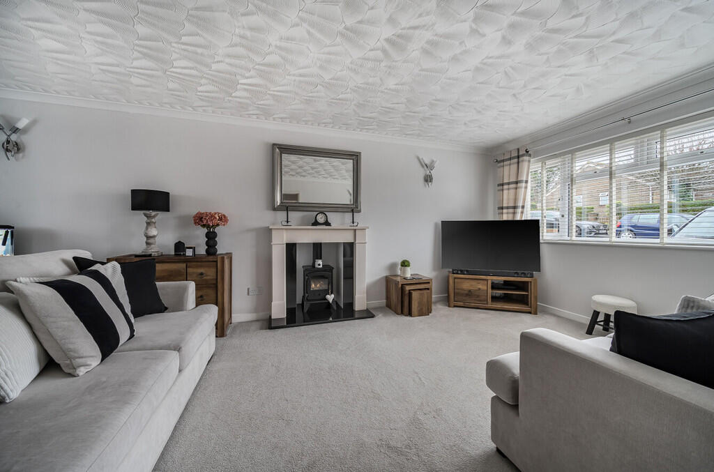 15 Macklin Close photo 2