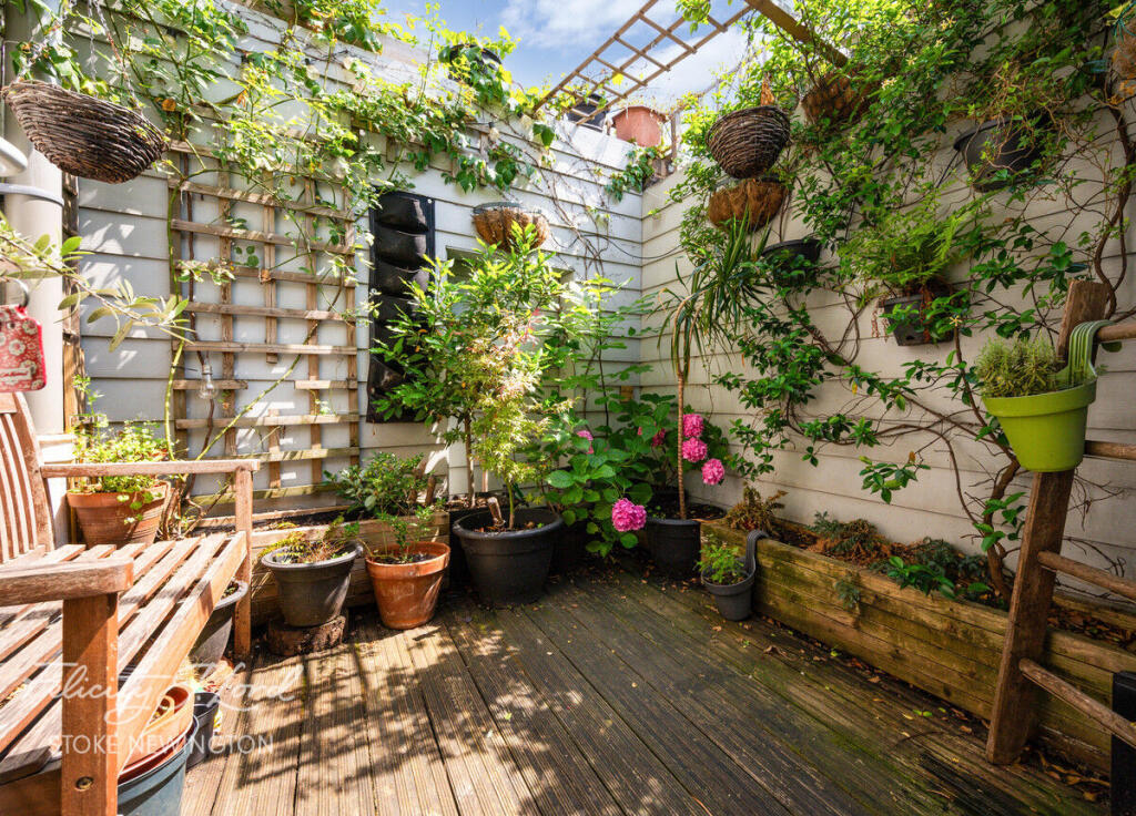 Main image of property: Sanford Lane, London N16