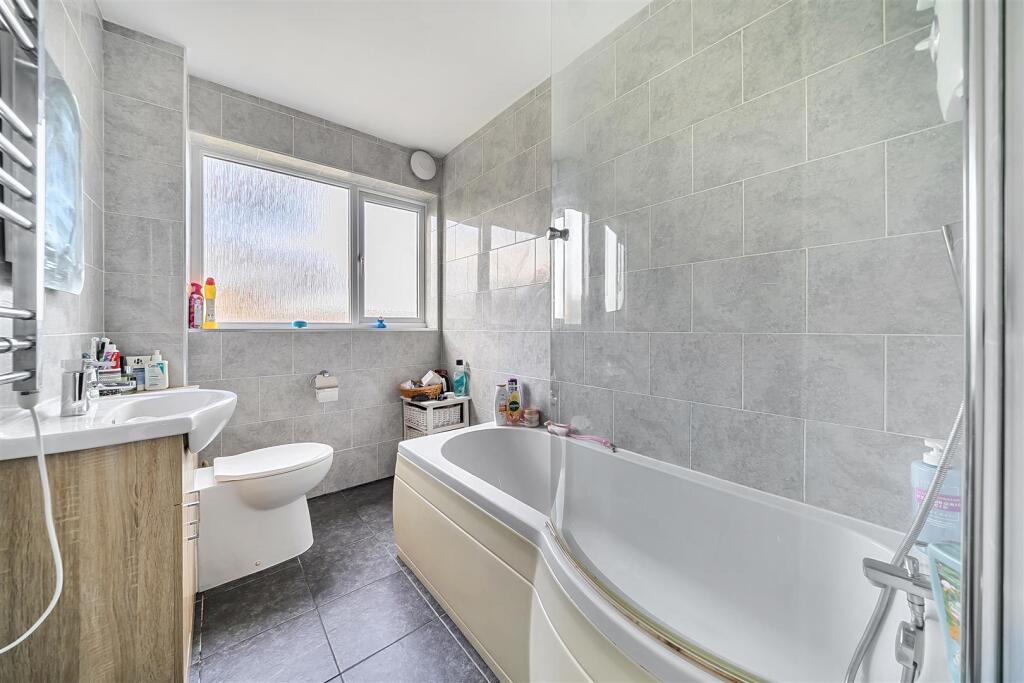 House in Gosport, Seafield, Clayhall - More