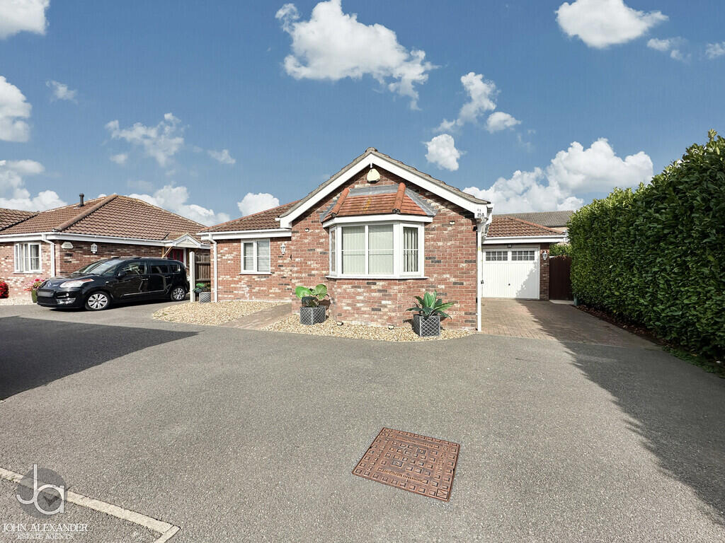 3-bed detached on Barbrook Lane, Tiptree, £400,000