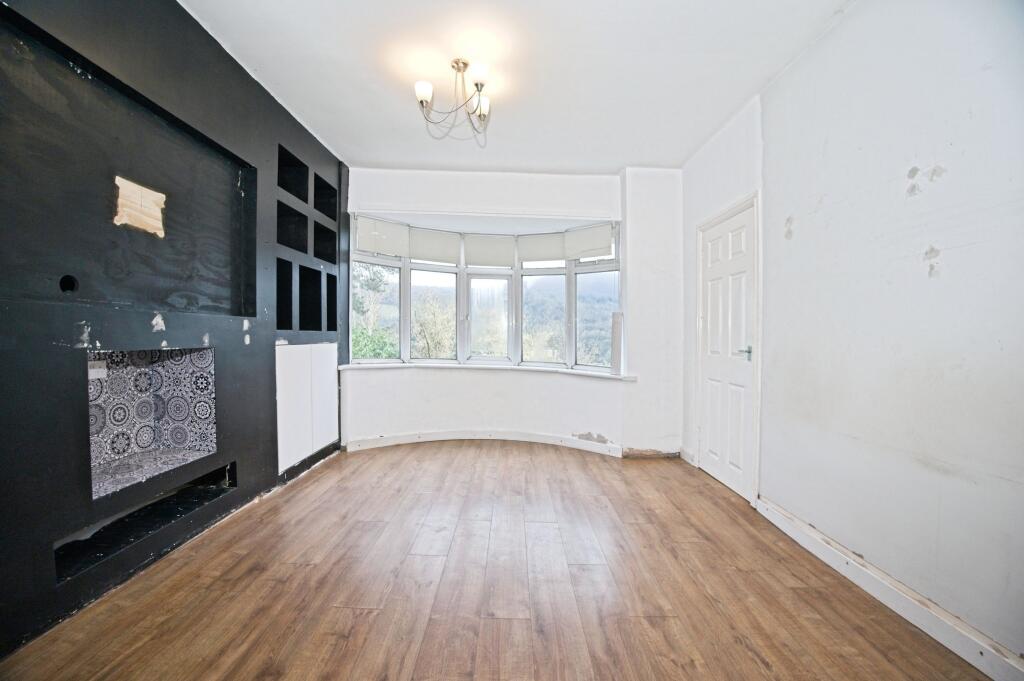 York Place, Newport, NP11 photo 3