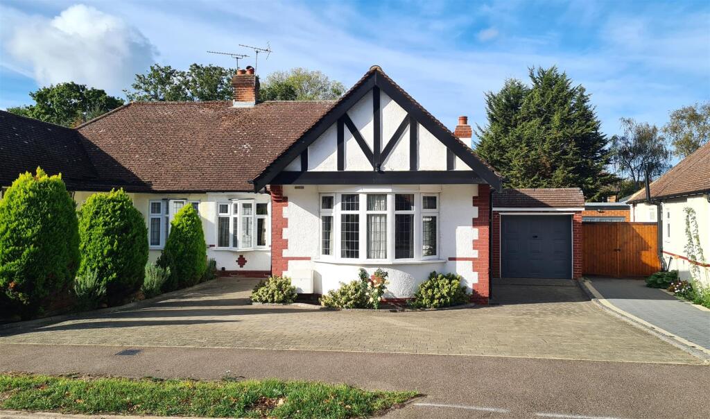 3-bed semi-detached on Oakroyd Close, Potters Bar, EN6, £825,000